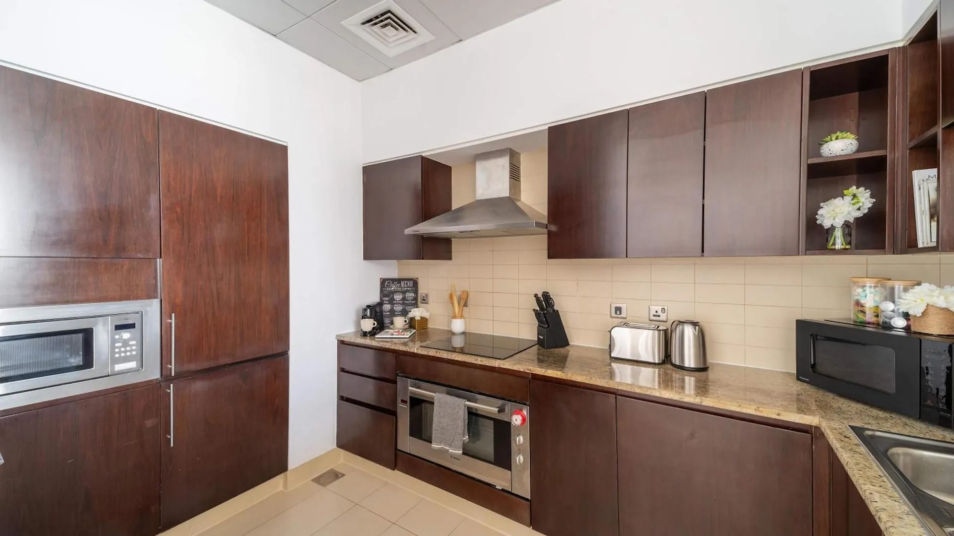 Frank Porter - Diamond, Tiara Residences Dubai Apartment