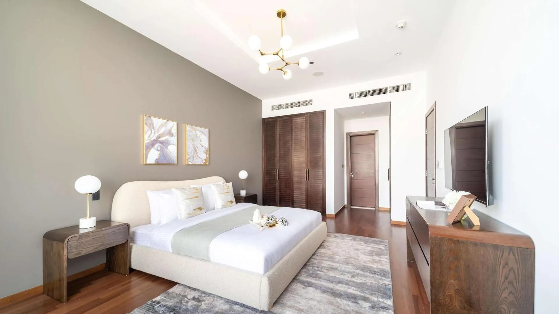 Frank Porter - Diamond, Tiara Residences Dubai