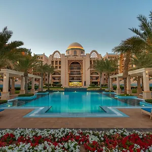 Globalstay At Palm Jumeirah Beachfront Paradise With Pool And Gym Dubái